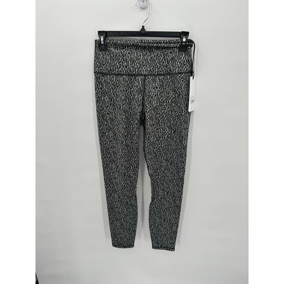 VARLEY NWT Century Leggings 2.0 25" in Textured Grain Print // M - Picture 4 of 12